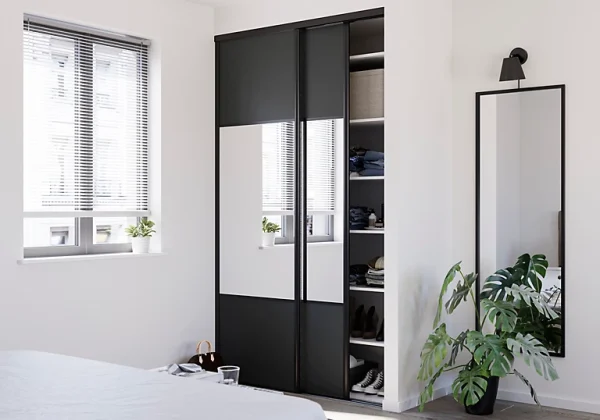 De super promotions disponibles Castorama Porte De Placard Coulissante Avec Miroir Anthracite Avec Cadre Noir GoodHome Arius H. 248,5 X L. 77.2 Cm 1